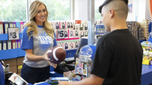 Read more about the article كيف تربح العلامات التجارية بقيمة متصورة لدى المستهلك