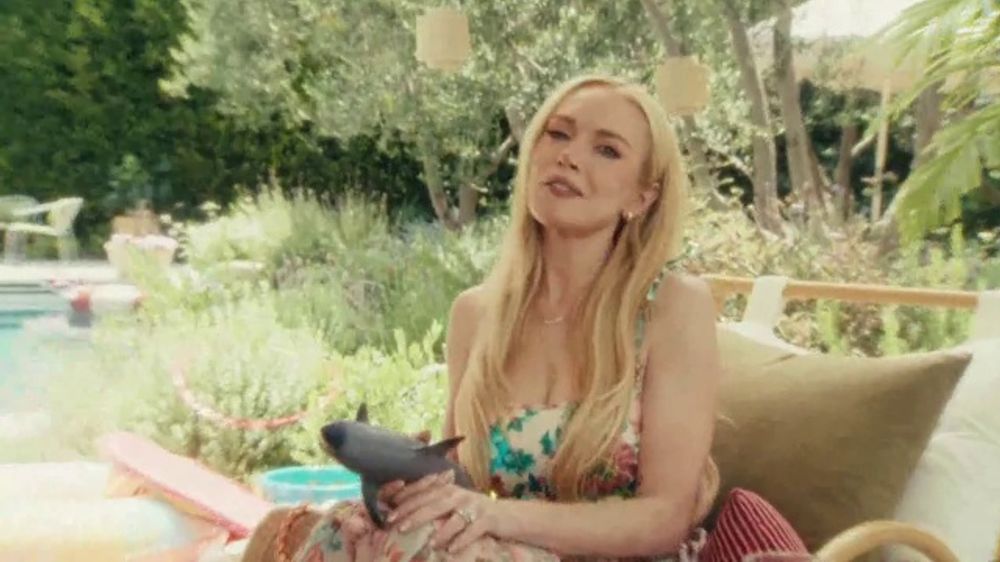 Read more about the article ليندسي لوهان في إعلان فيرايزون: تحليل استراتيجي للتسويق بالشهرة