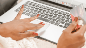 Read more about the article متجر إلكتروني خفيف لتحقيق أرباح مبكرة