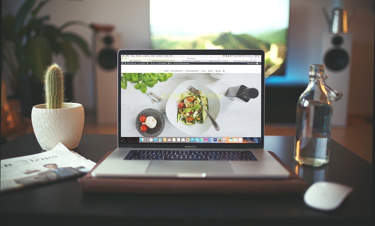 You are currently viewing How to Start Selling Online: Make the Right Choices First