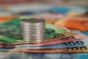 Read more about the article الذكاء الاصطناعي يعيد تشكيل التجارة: ماذا يراهن عليه 225 قائداً