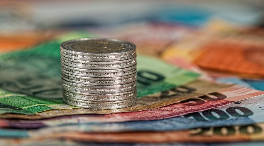 الذكاء الاصطناعي يعيد تشكيل التجارة: ماذا يراهن عليه 225 قائداً