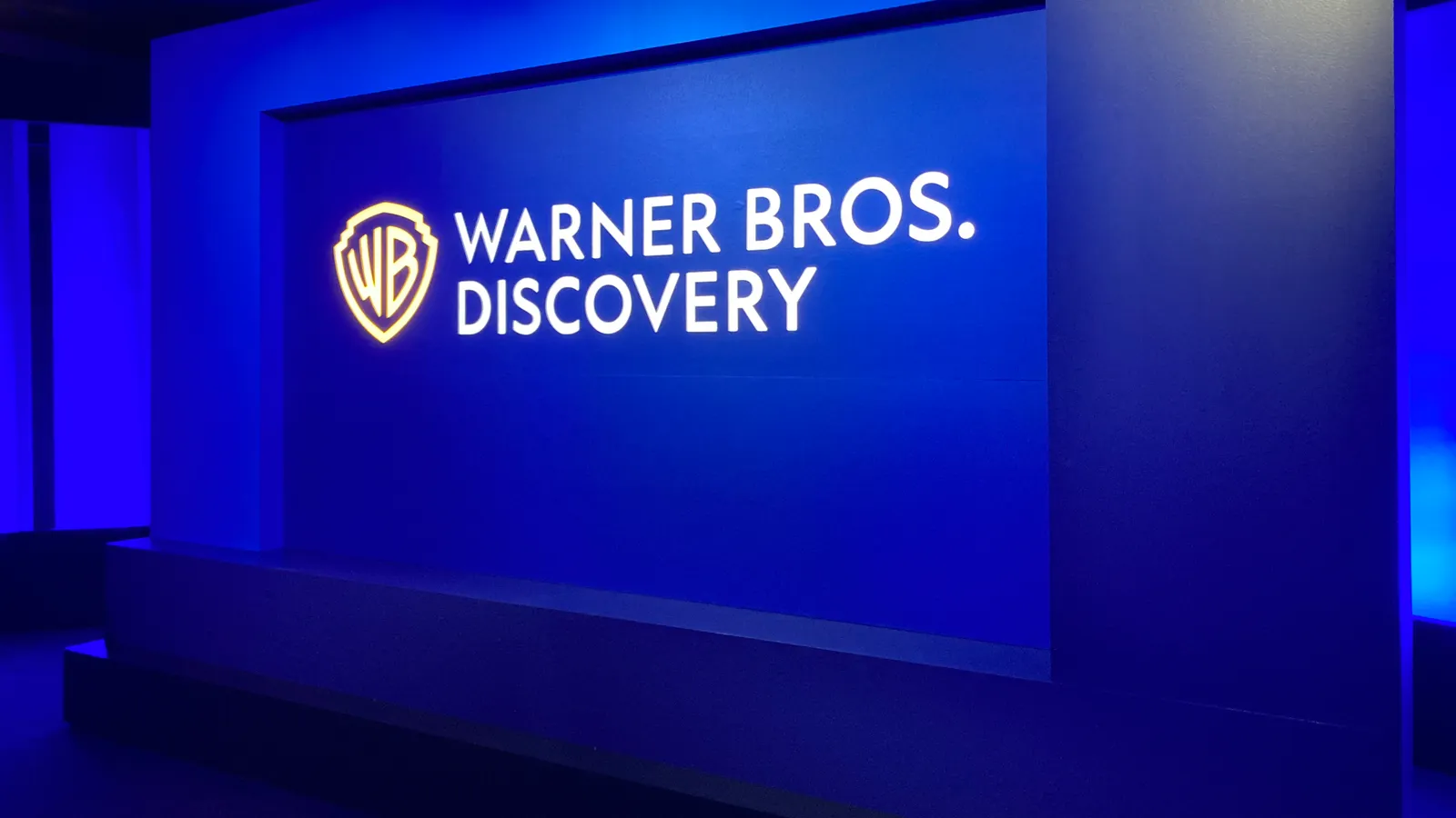 You are currently viewing Warner Bros. Discovery Revamps Ad Tech with Agentic AI and AWS
