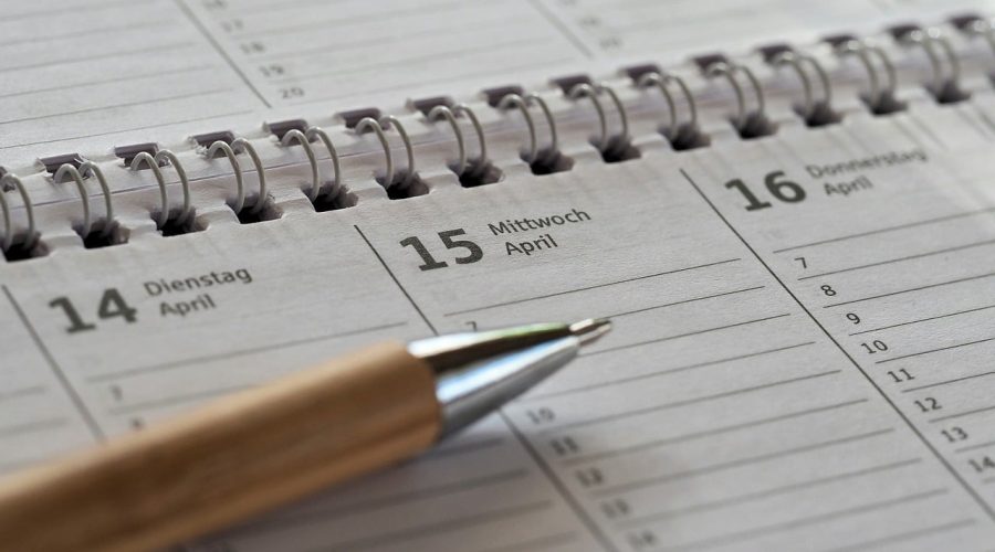 مراقبة اتجاهات السوق وجدولة المحتوى باستخدام الذكاء الاصطناعي