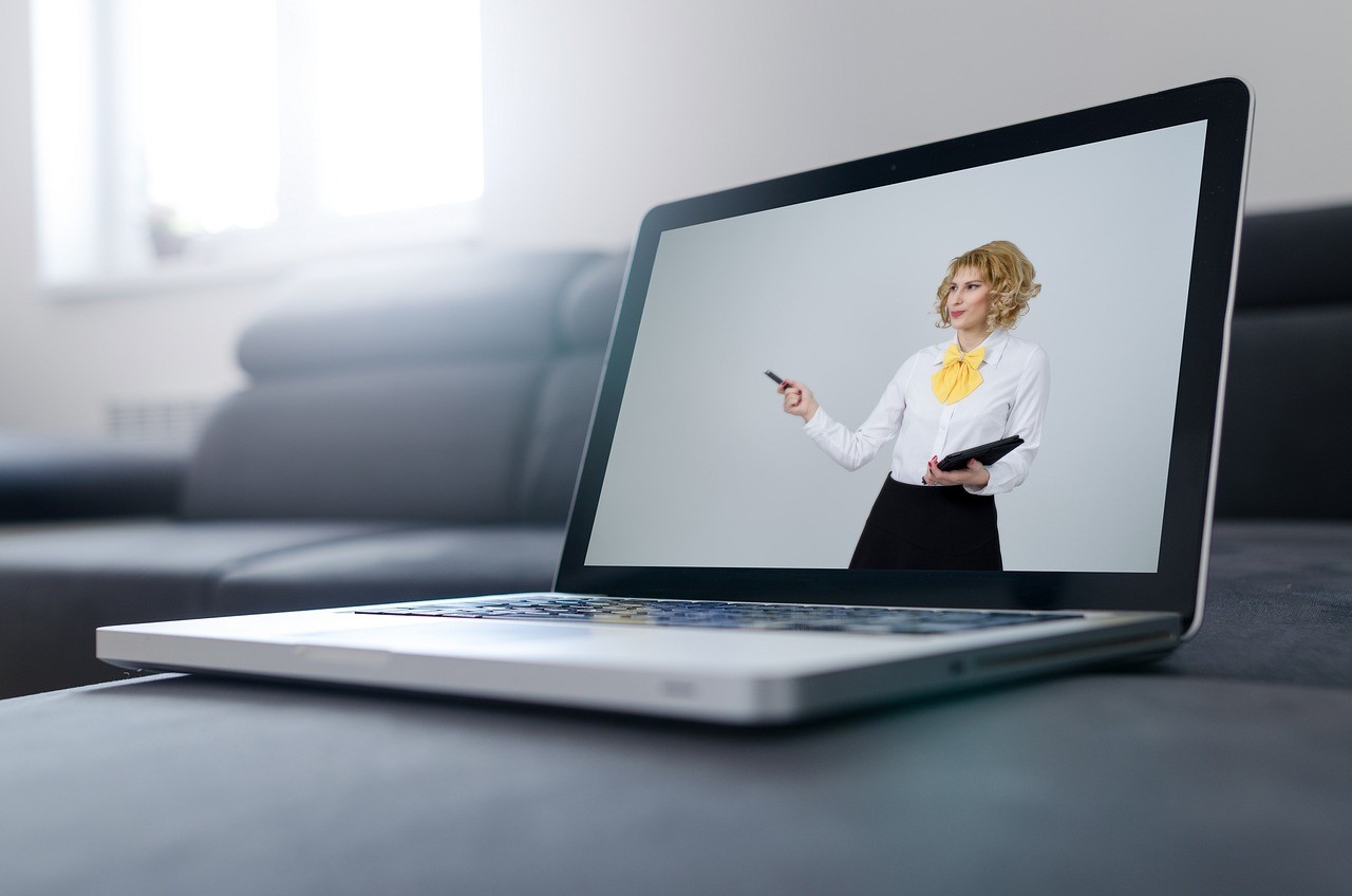 You are currently viewing How to Host a Webinar to Grow Your Email List in 2026